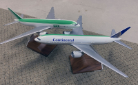 Photo: Continental Airlines, Boeing 777-200