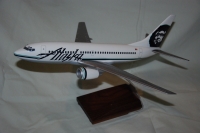 Photo: Alaska Airlines, Boeing 737-700