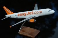 Photo: EasyJet, Airbus A320, G-EZUK